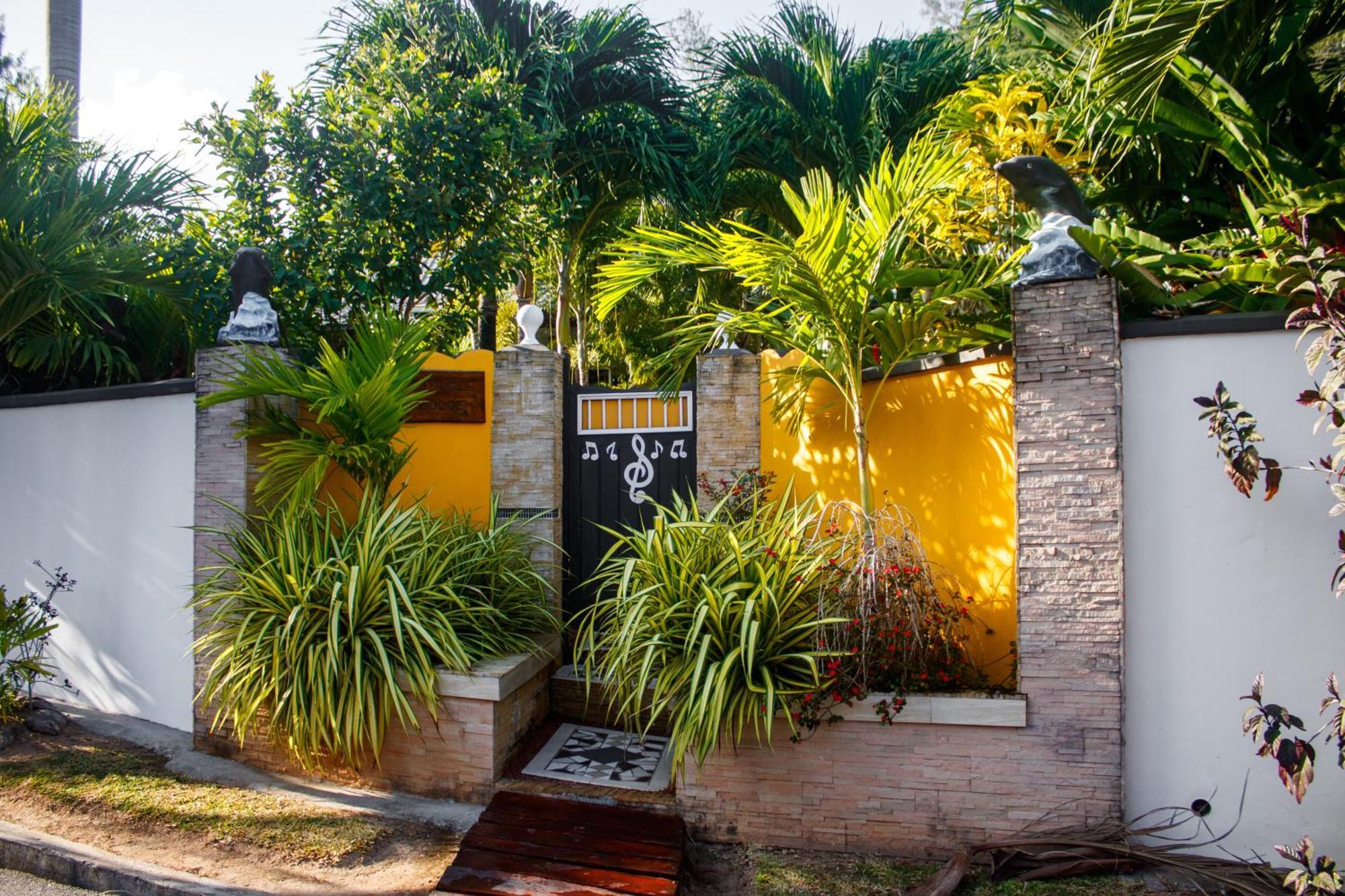 Nid'Aigle Lodge เบเซนต์แอนน์ ภายนอก รูปภาพ
